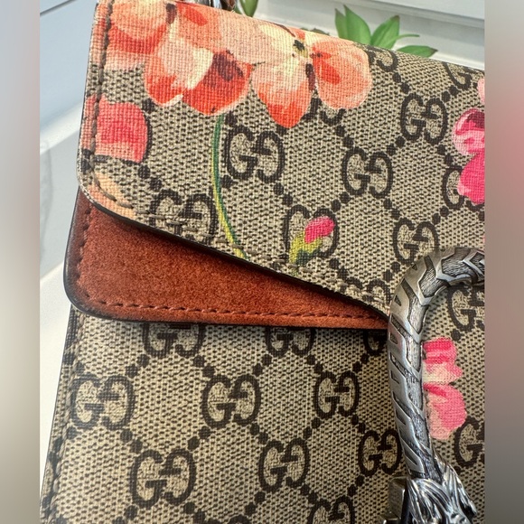 Gucci Dionysus GG Supreme . Small. Shoulder /Crossbody Bag 8”x7”x2” - Picture 4 of 15